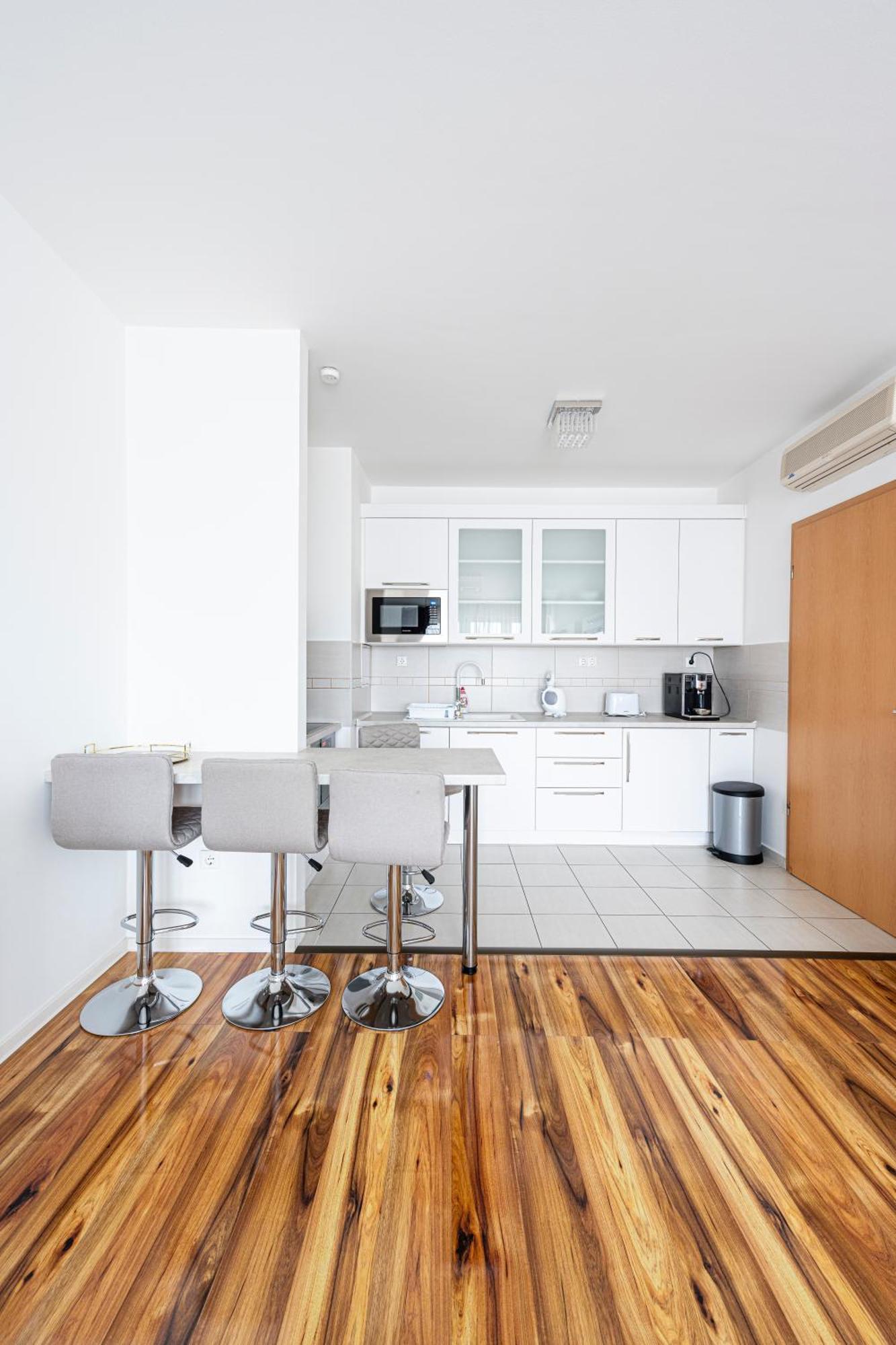 Tp Spacious Stylish Free Parking Apartment