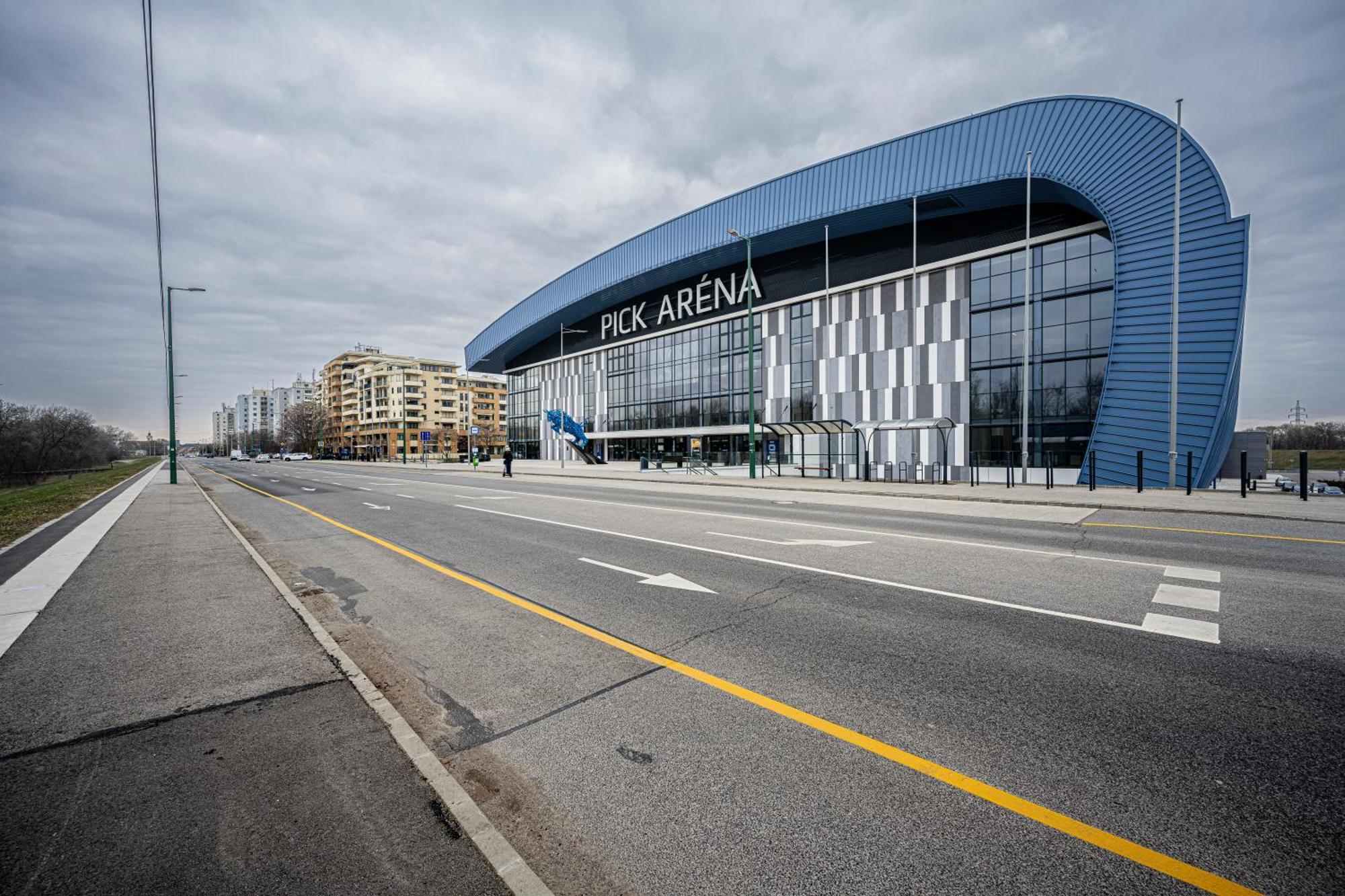 Апартаменты Tp Spacious Stylish Free Parking